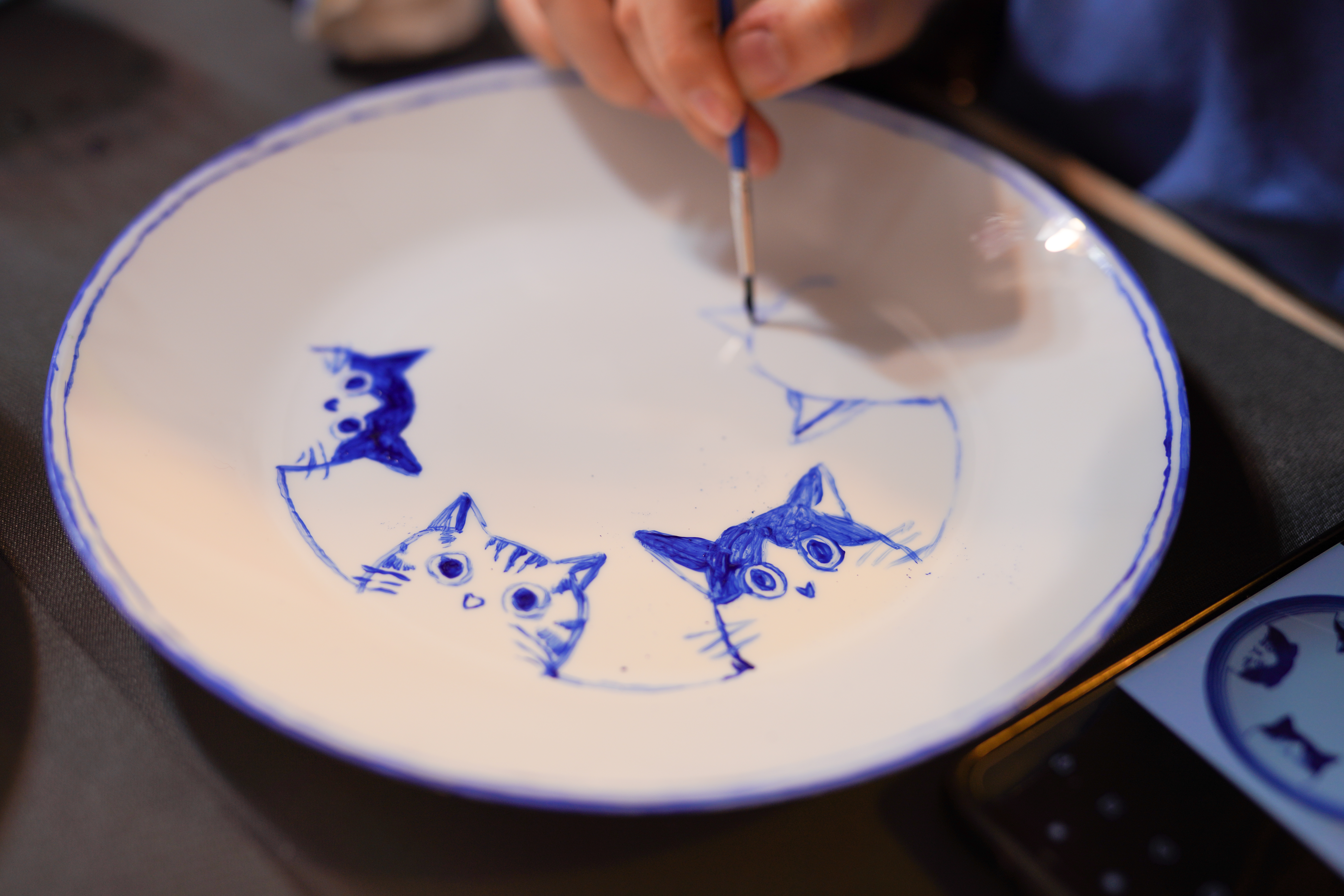 porcelænsmaling på tallerken