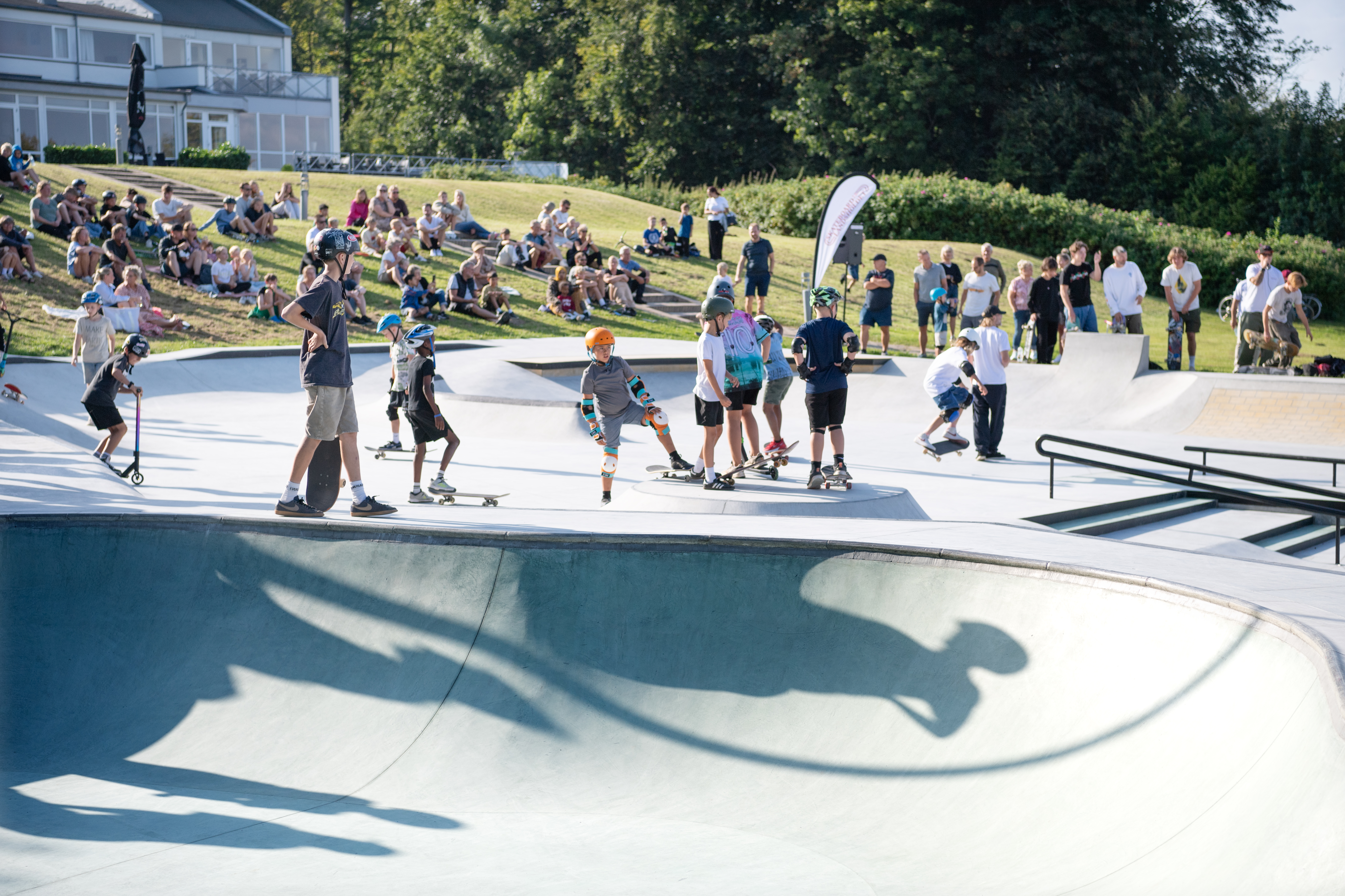 Børn på skaterbane