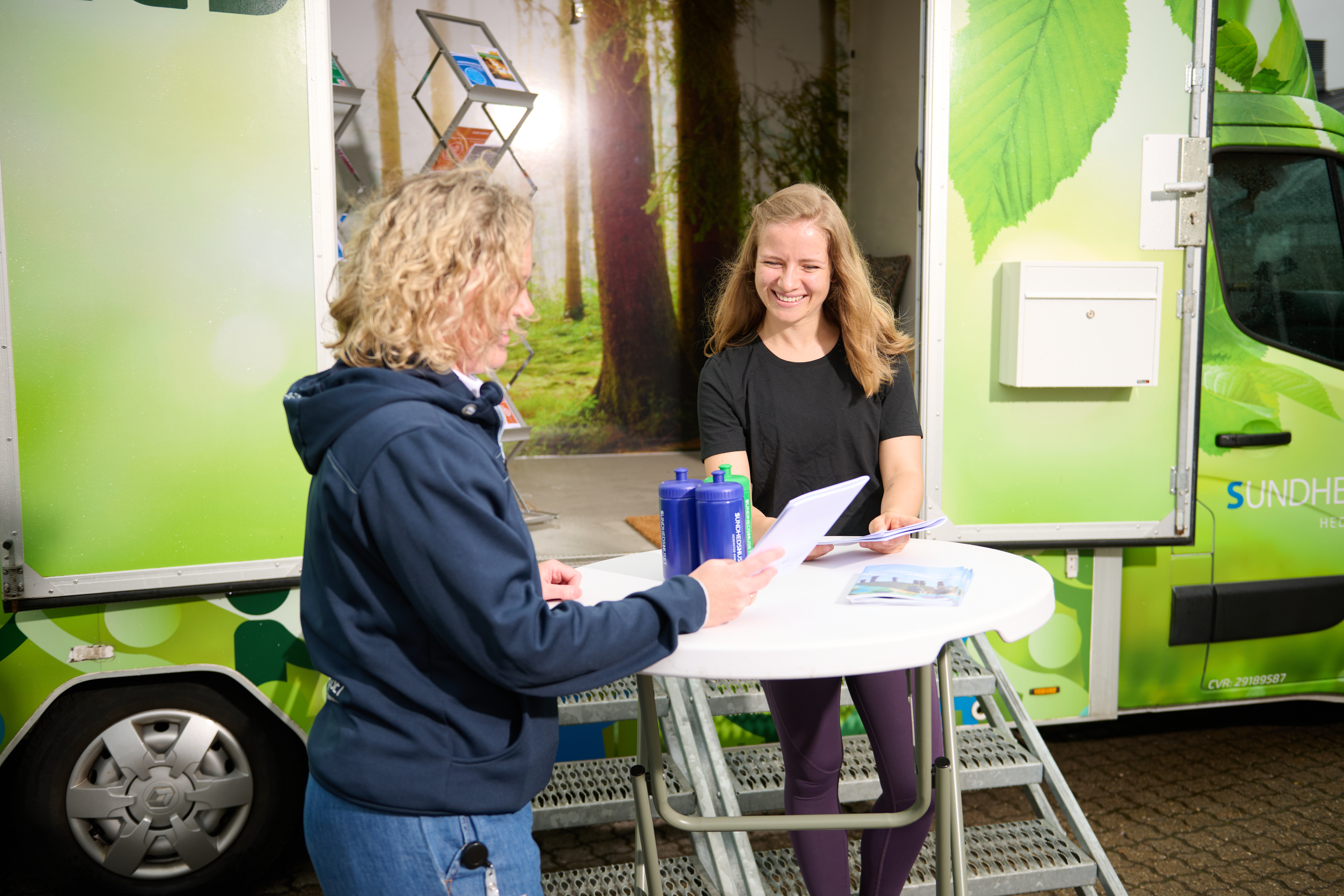 Medarbejdere ved sundhedsbussen